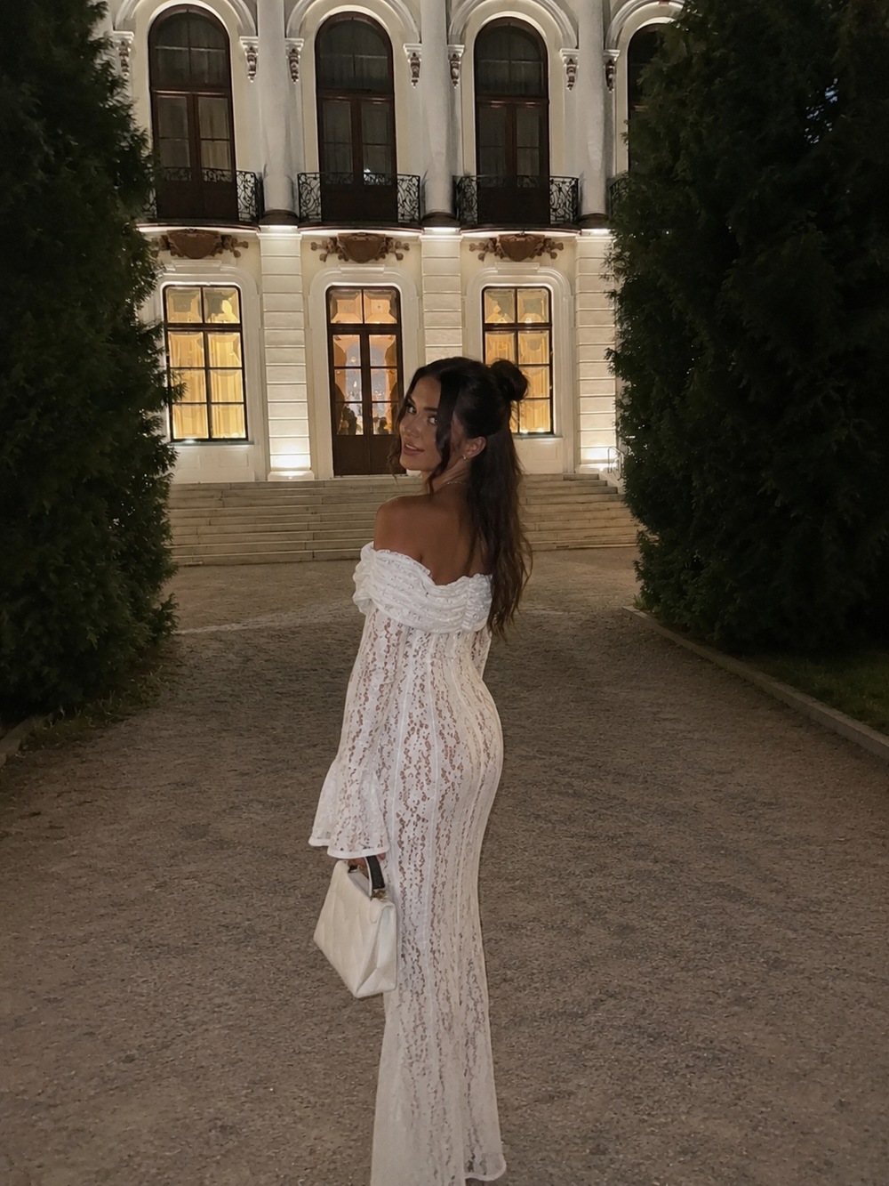 Bridal-level beauty, non-bridal price