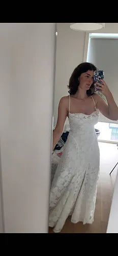 Elisa R.