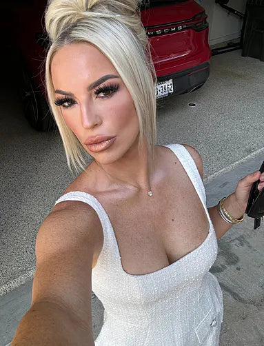 Lindsay R.